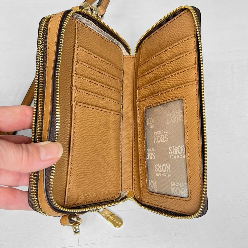 Michael Kors Jet Set Small Double Zip Camera Bag